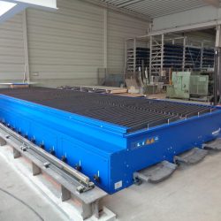 Utsugsbord med vibrationskanal Messer